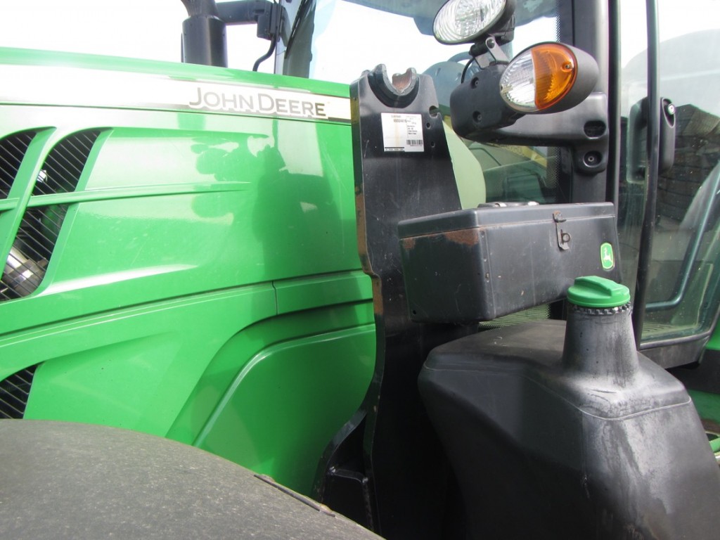 Quicke bracket and valve with electric joystick, 2015, to fit JD 6215R, these brackets are for a Quicke Q88 loader