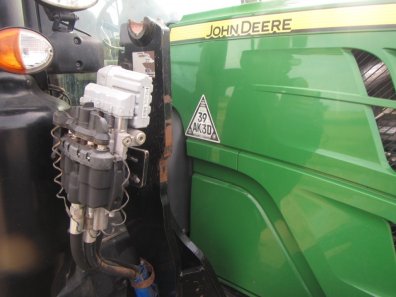 Quicke bracket and valve with electric joystick, 2015, to fit JD 6215R, these brackets are for a Quicke Q88 loader
