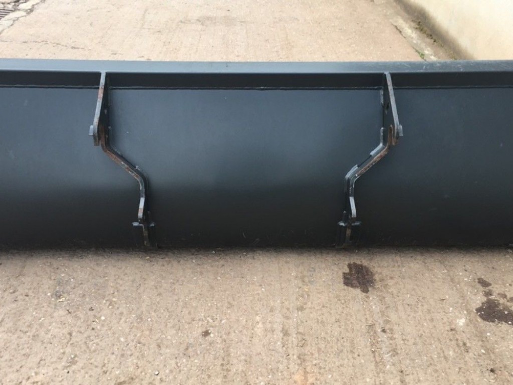 MX BRU225, 7ft wide general purpose bucket, Euro brackets