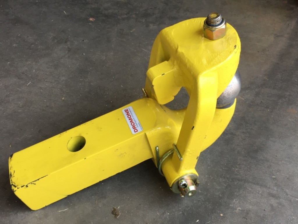 Dromone 70mm x 70mm K80 ball hitch, new, to fit 5, 7, 8 and 9 series Fendt tractors