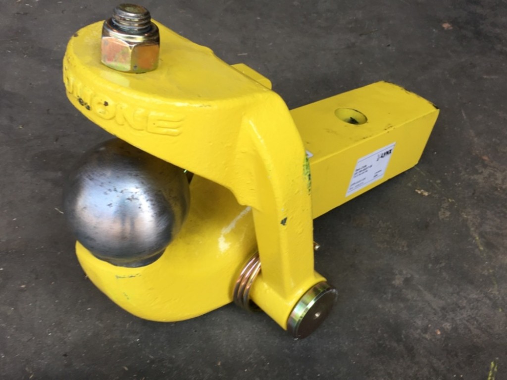 Dromone 70mm x 70mm K80 ball hitch, new, to fit 5, 7, 8 and 9 series Fendt tractors