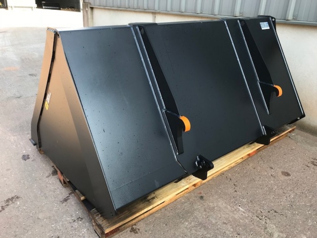 new Quicke 20.23HDX bucket, Euro brackets, 2.3 meters wide, compatible with bolt on cutting edge, this bucket will hold approx 1450kg of wheat