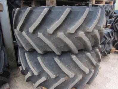 2x 710/70/38 + 600/65/28 Trelleborg tyres 95%, fitted to Case rims