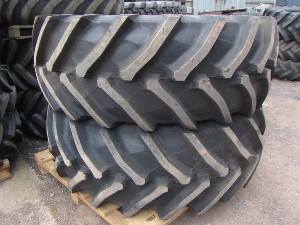 2x 650/65/42 + 2x 540/65/30 Trelleborg tyres 99%, fitted to Fendt rims