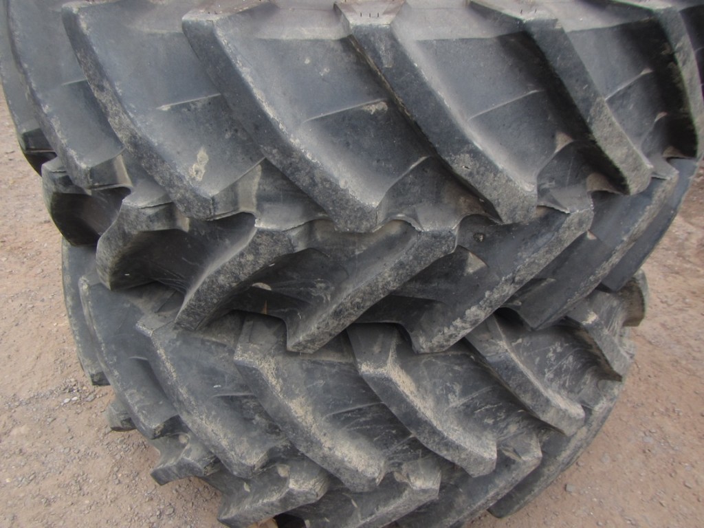 2x 650/65/42 + 2x 540/65/30 Trelleborg tyres 99%, fitted to Fendt rims