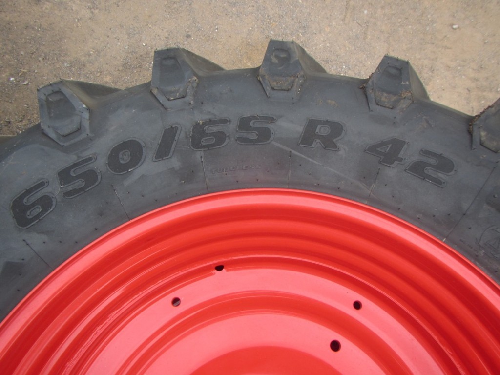 2x 650/65/42 + 2x 540/65/30 Trelleborg tyres 99%, fitted to Fendt rims
