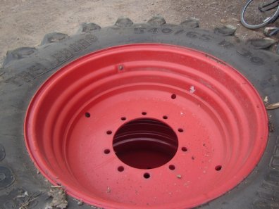 2x 650/65/42 + 2x 540/65/30 Trelleborg tyres 99%, fitted to Fendt rims