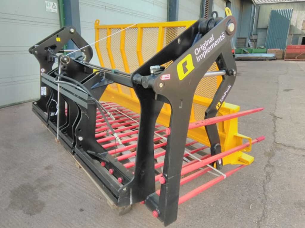 Quicke 300 Silopush, new, 3 point linkage frame with hoses, forged tines, 3m working width