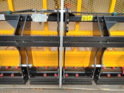 Quicke 300 Silopush, new, 3 point linkage frame with hoses, forged tines, 3m working width