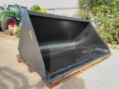 Quicke 21-24HDX bucket, new, pin and cone brackets, compatible with bolt on cutting edge, this bucket will hold approx 1650kg of wheat