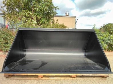 Quicke 21-24HDX bucket, new, pin and cone brackets, compatible with bolt on cutting edge, this bucket will hold approx 1650kg of wheat