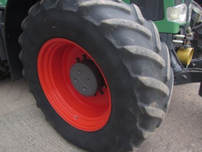 2x 650/85/38 60% + 2x 600/65/34 35% tyres, fitted to 900 series Fendt rims