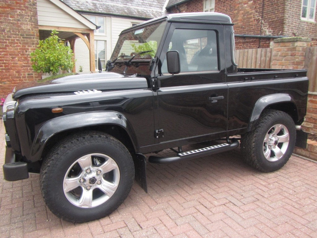 new Overfinch Apollo 18x6 wheels, available in black or silver, these wheels are a direct fit to any Defender without the need for spacers or adaptors, sets of 4 or 5 available from stock, all wheels are new and unused and still in there original boxes