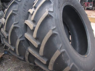 2x 650/65/42 60% hhh 540/65/30 45% tyres