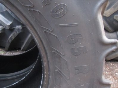 2x 650/65/42 60% hhh 540/65/30 45% tyres
