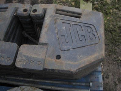 16 x 40 kg JCB Fastrac front weights