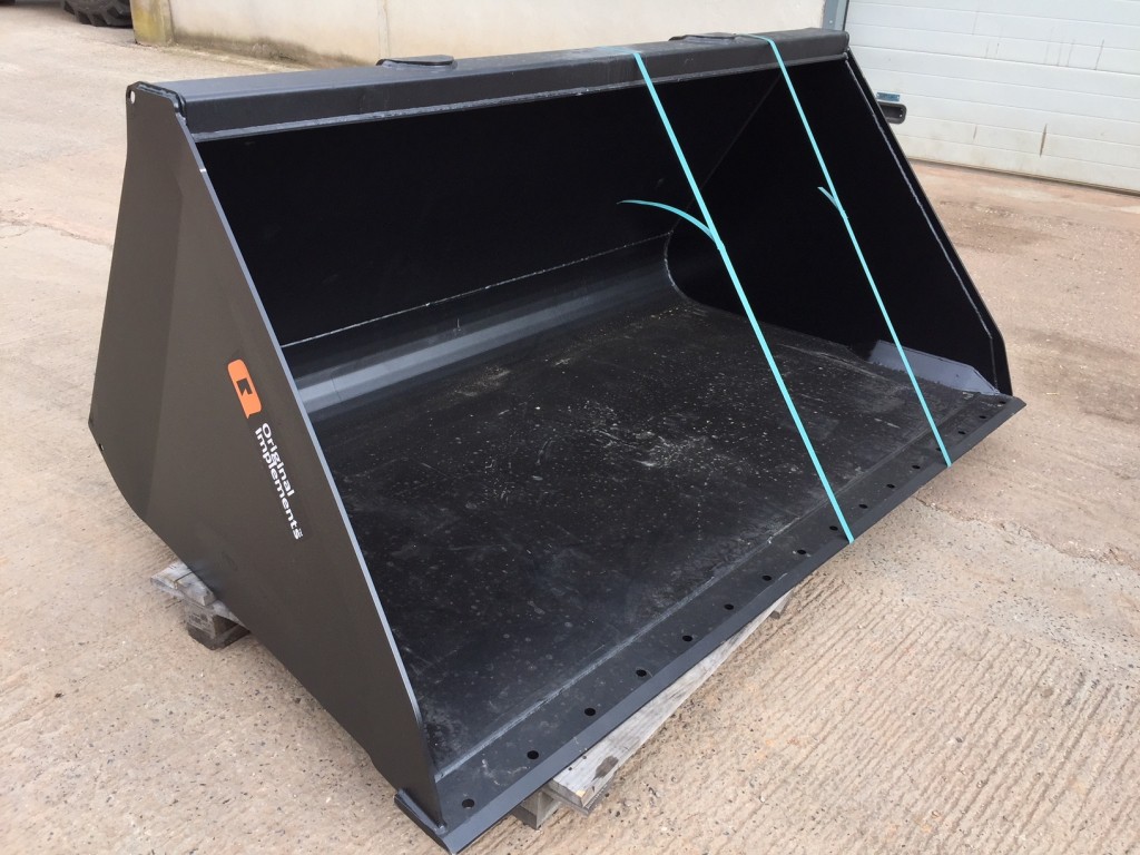 new Quicke 2124HDX bucket, JCB Qfit bracket, This bucket will hold approx 1650kg of wheat