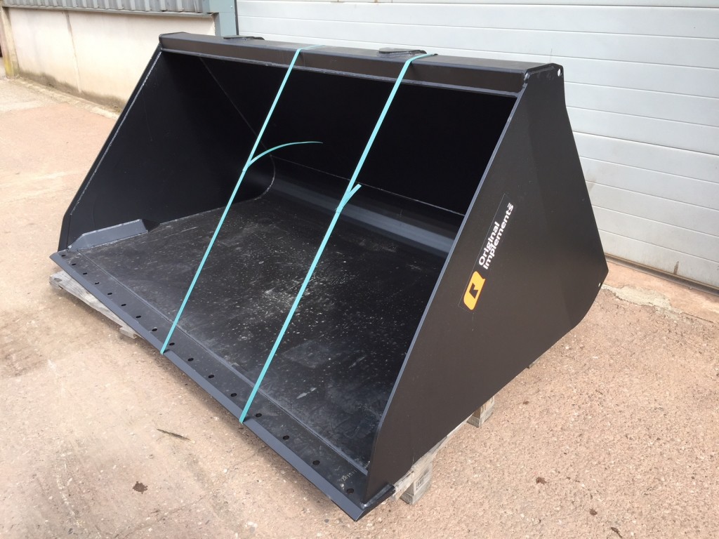 new Quicke 2124HDX bucket, JCB Qfit bracket, This bucket will hold approx 1650kg of wheat
