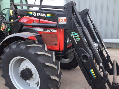 Trima 470 professional self levelling loader, brackets + valve to fit a MF 4270, third service, soft drive, hydraulic locking, this loader has done very little work