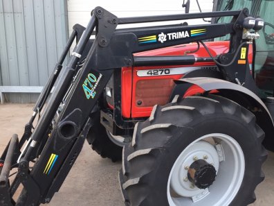 Trima 470 professional self levelling loader, brackets + valve to fit a MF 4270, third service, soft drive, hydraulic locking, this loader has done very little work