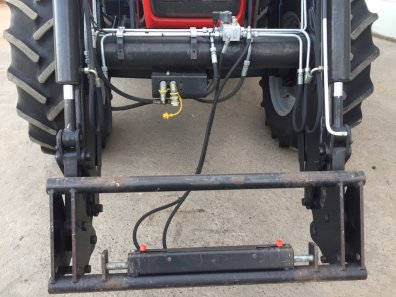 Trima 470 professional self levelling loader, brackets + valve to fit a MF 4270, third service, soft drive, hydraulic locking, this loader has done very little work