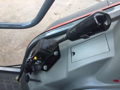 Trima 470 professional self levelling loader, brackets + valve to fit a MF 4270, third service, soft drive, hydraulic locking, this loader has done very little work