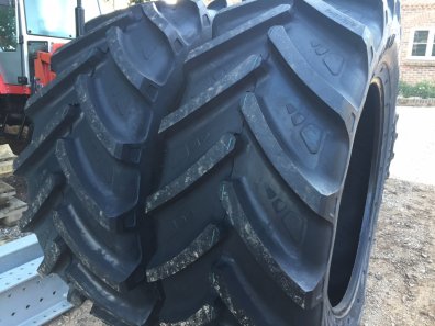 2x 650/65/42 + 2x 540/65/30 new Leao tyres