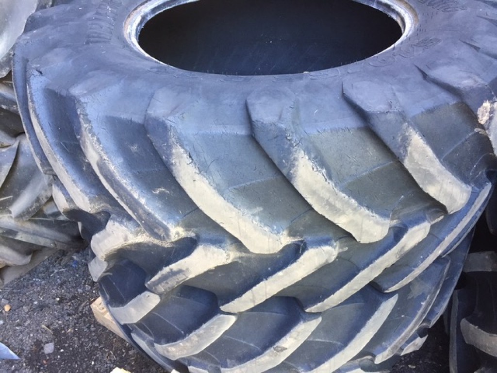 2x 650/65/42 + 2x 540/65/30 Trelleborg tyres 25-30%