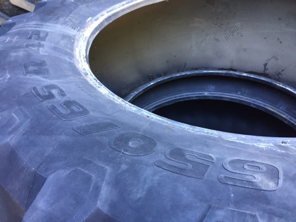 2x 650/65/42 + 2x 540/65/30 Trelleborg tyres 25-30%