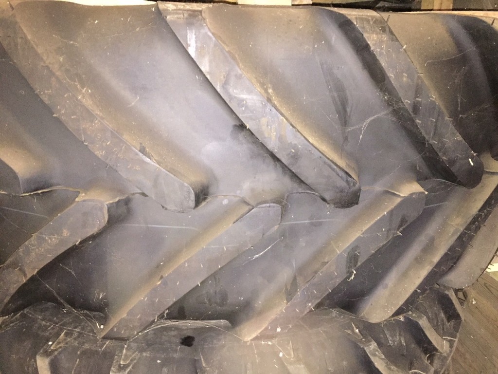 1x new 600/65/38 Michelin tyre
