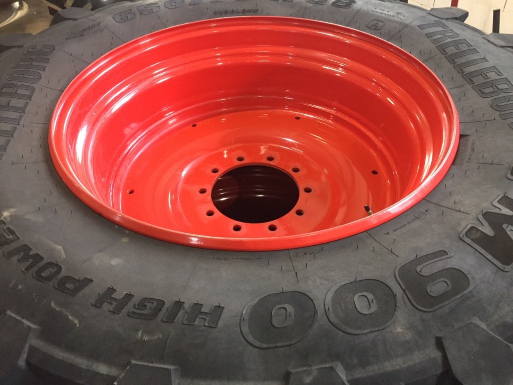 2x 650/75/38 + 2x 600/65/28 Trelleborg 95% tyres, fitted to Fendt 700 series rims