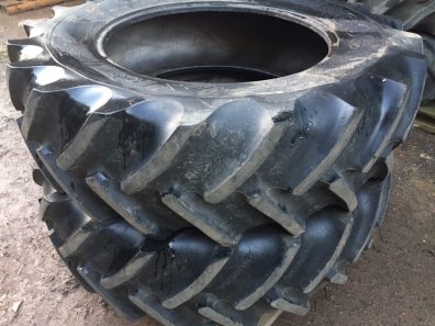 2x 16.9/34 Goodyear Super Traction radial tyres 70%
