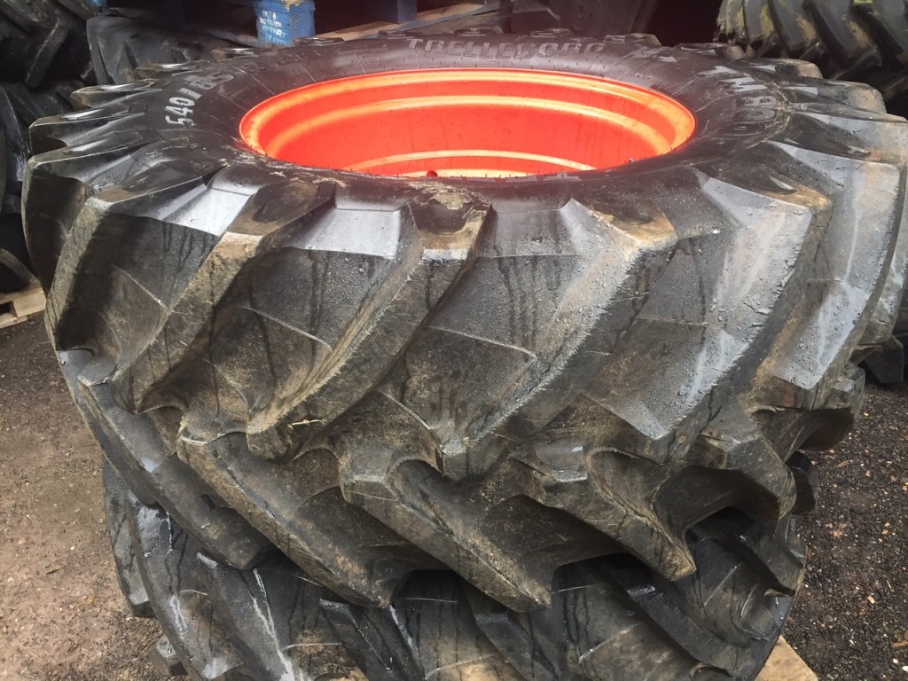 2x 650/65/38 + 2x 540/65/28 Trelleborg tyres 90%, fitted to 2018 Fendt 500 series wheels