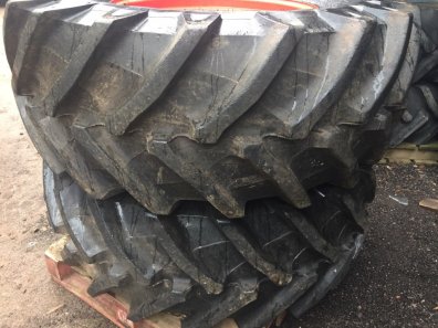 2x 650/65/38 + 2x 540/65/28 Trelleborg tyres 90%, fitted to 2018 Fendt 500 series wheels