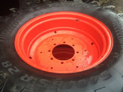 2x 650/65/38 + 2x 540/65/28 Trelleborg tyres 90%, fitted to 2018 Fendt 500 series wheels