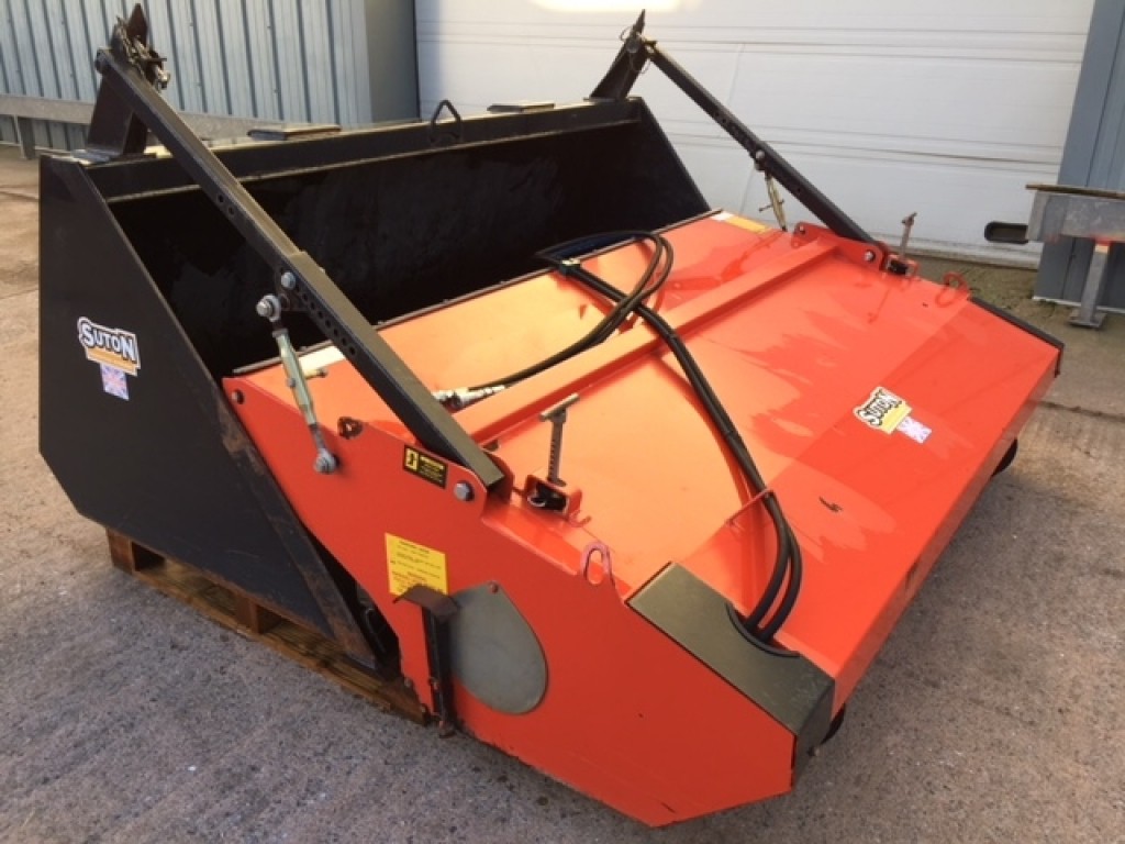 Suton sweeper bucket, 8ft wide, pin and cone brackets, little use