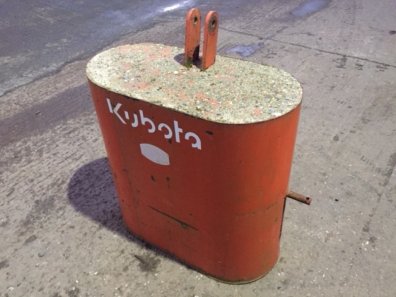 Kubota linkage mounted weight, 450kg