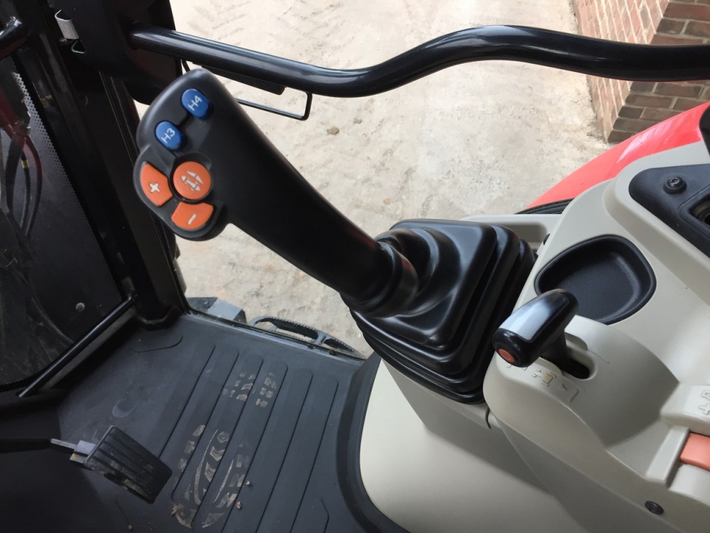 Quicke X4S loader, new and unused, Massey Ferguson brackets and valve, soft ride, Euro carriage