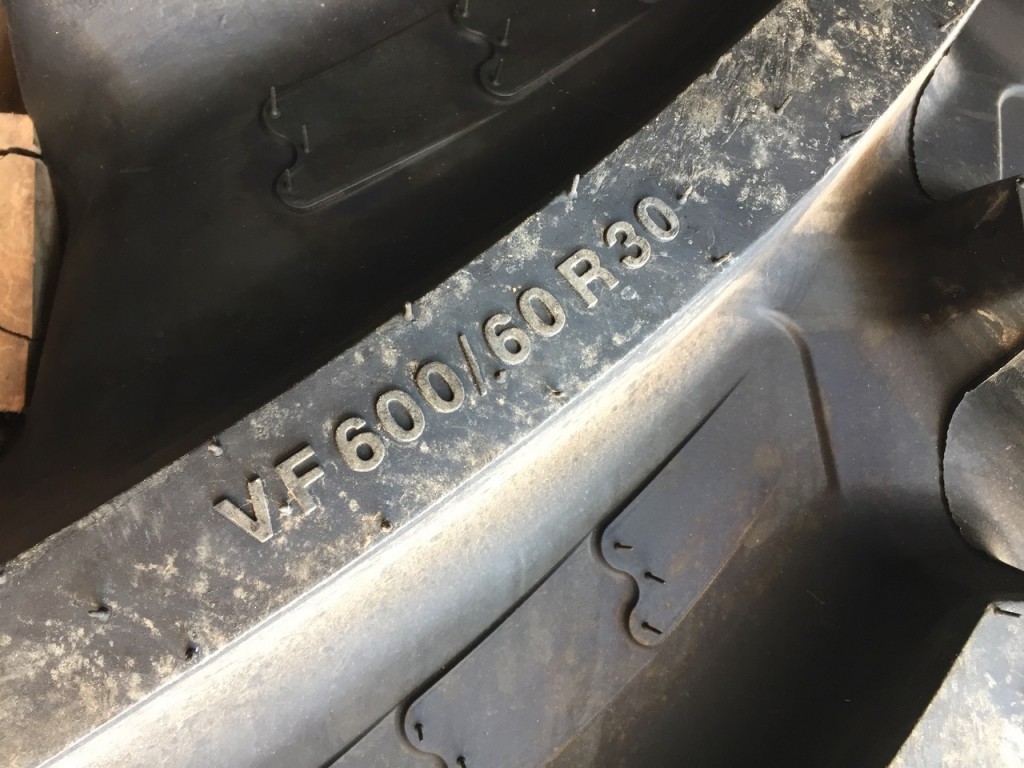 2x new 710/60/42 + 2x 600/60 30 BKT tyres