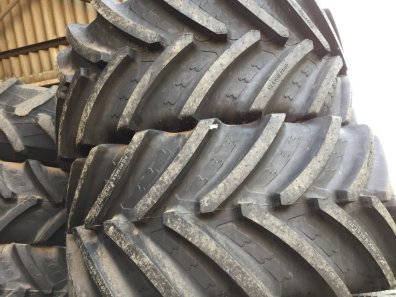 2x new 710/60/42 + 2x 600/60 30 BKT tyres