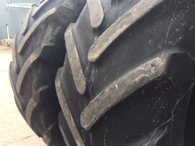 2x 650/65/38 + 2x 540/65/28 Michelin tyres 25%