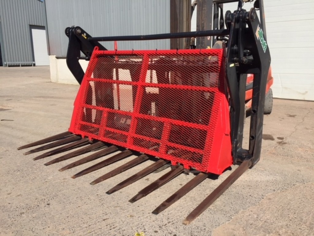 Albutt B809PPHX Buck rake, 2014, 9ft Wide, 11 Hardox tines + 2 KV side tines, complete with JCB Qfit + three point linkage hooks