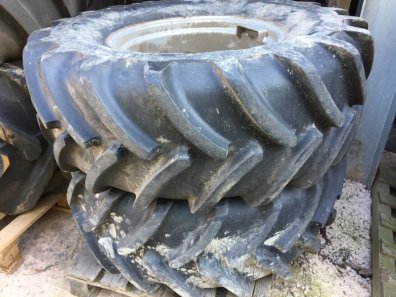 2x 480/65/24 Michelin tyres fitted to wheels