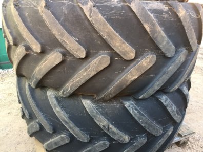 2x 650/65/38 30% + 2x 540/65/28 20% Michelin tyres