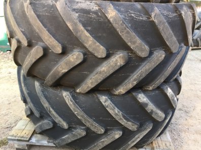 2x 650/65/38 30% + 2x 540/65/28 20% Michelin tyres