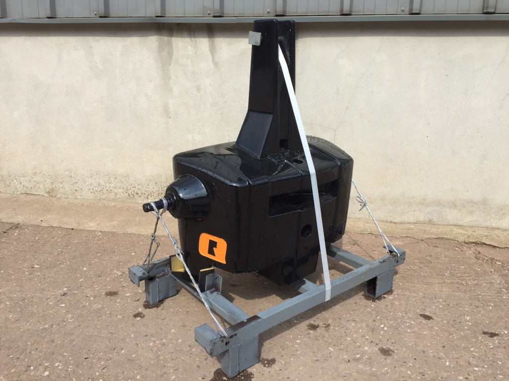 new Quicke 600kg weight, three point linkage attachment, compatible with Quicke 600kg extension weight