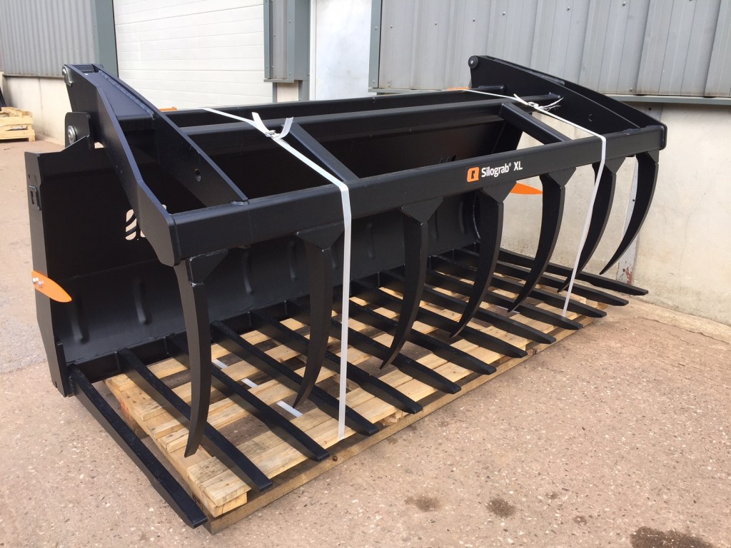 Quicke 250 Silograb XL, 8ft wide, profile cut tines, choice of brackets