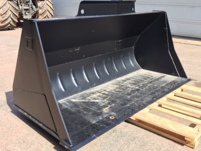 Quicke 270HDXL bucket, 9ft wide, spill guard, choice of brackets, compatible with bolt on cutting edge, this bucket will hold approx 1850kg of wheat