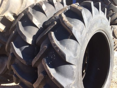 2x 16.9/28 Cultor tyres, 80%