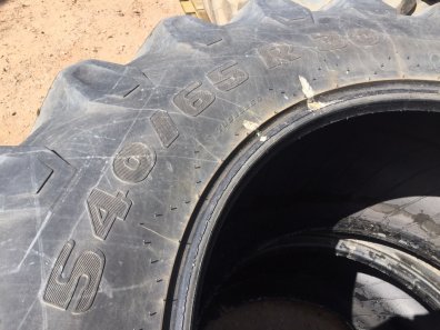 2x 650/65/42 + 2x 540/65/30 Trelleborg tyres 25%